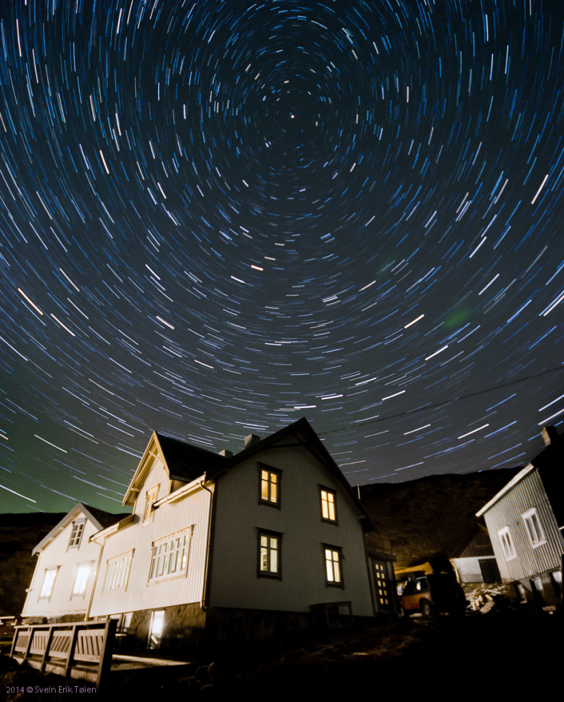 Withgarden_startrails_1200