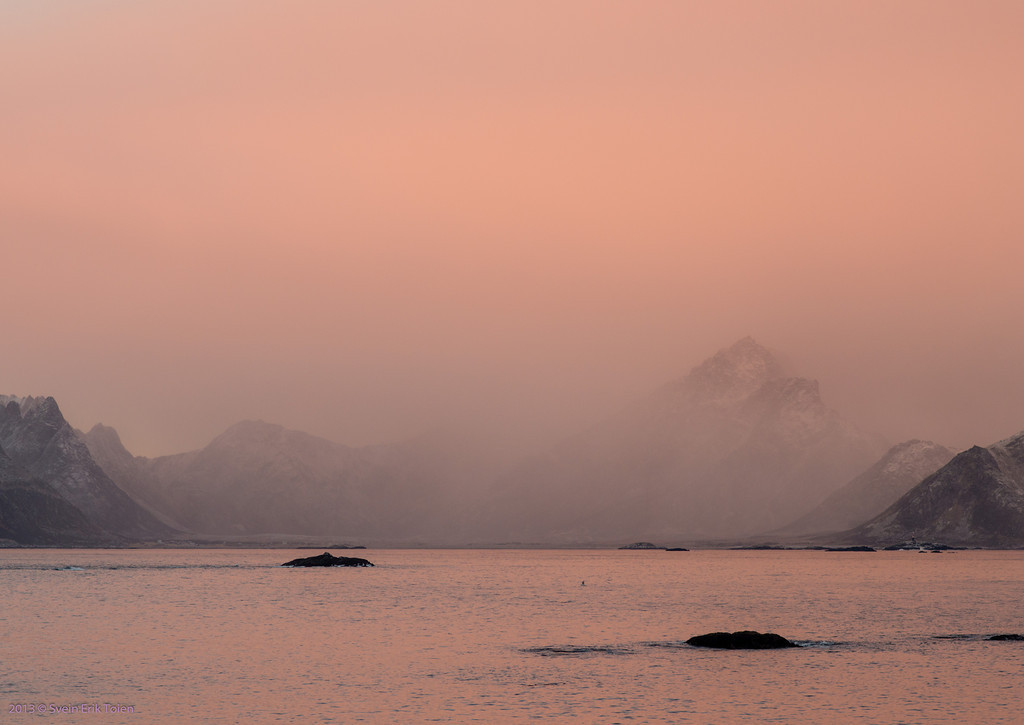 Rosa himmel over Prestfjorden