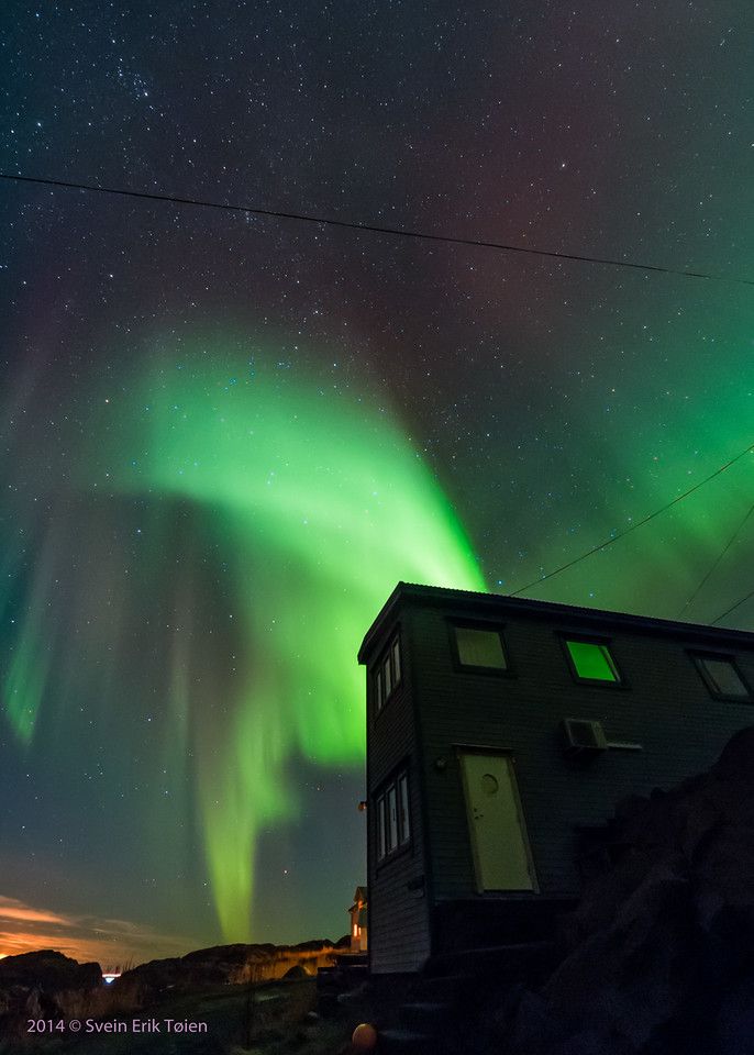 Nordlys over Det gamle bakeriet